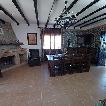 Villa Martinez Alquiler Rural Isabel Alcalá del Valle Esterno foto