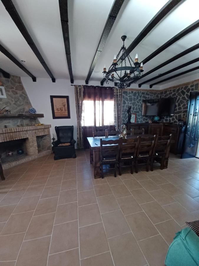 Villa Martinez Alquiler Rural Isabel Alcalá del Valle Esterno foto